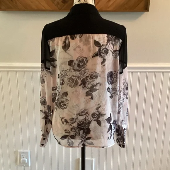 Buffalo Floral Blouse - Picture 4 of 5